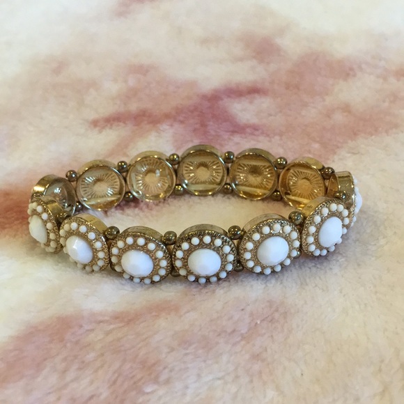 Francescas Elastic White Faceted Stone Bracelet RS - Picture 1 of 2
